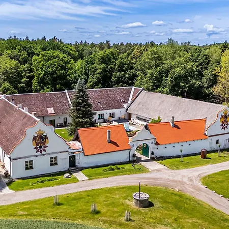 Biskupsky Dvur Resort Visnova